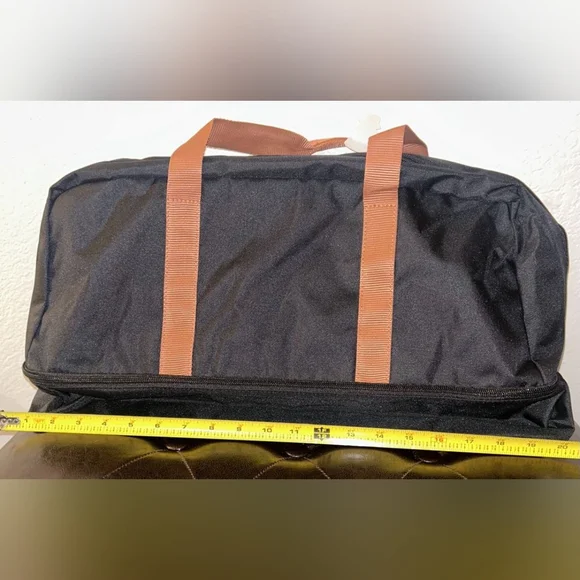 Black and tan travel bag - Picture 8 of 12